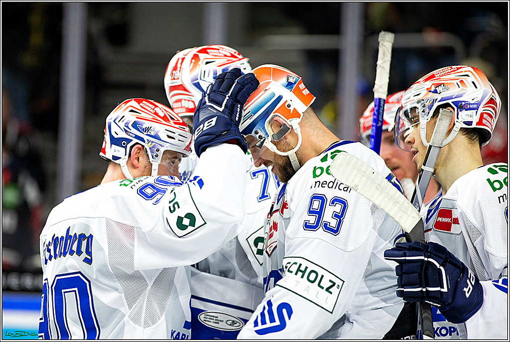PENNY DEL; Koelner Haie- Schwenninger Wild Wings; Koeln, 06.12.2022